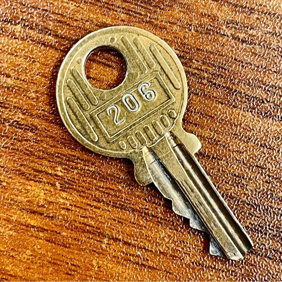 !!RARE!! LV Gold Tone Lock and Key #206 - Picture 10 of 12